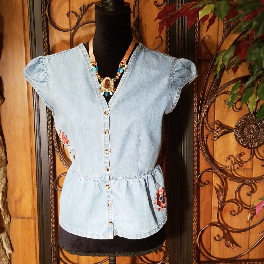 Harve Benard Embroidered Top